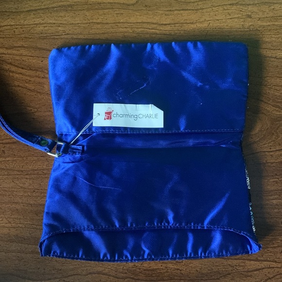 NWT Charming Charlie Blue Camo Foldable Sequins Clutch - Picture 6 of 8